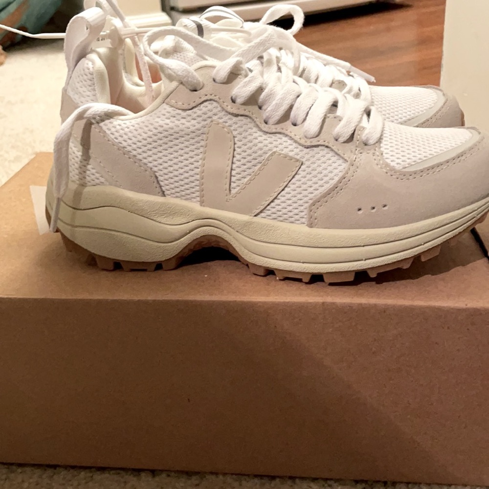 Veja brand new ( Venturi) size 36 with tags